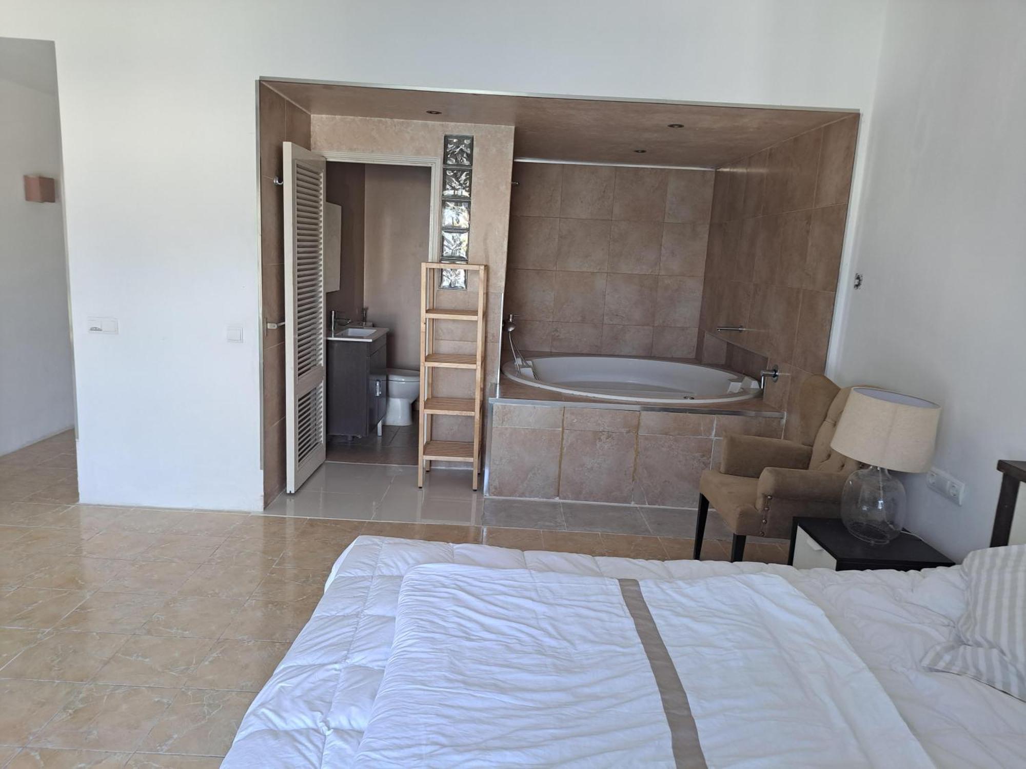 Private Suites In Huge Penthouse 1St Line Puerto Banus, Incredible Views, Jacuzzis ماربيا المظهر الخارجي الصورة