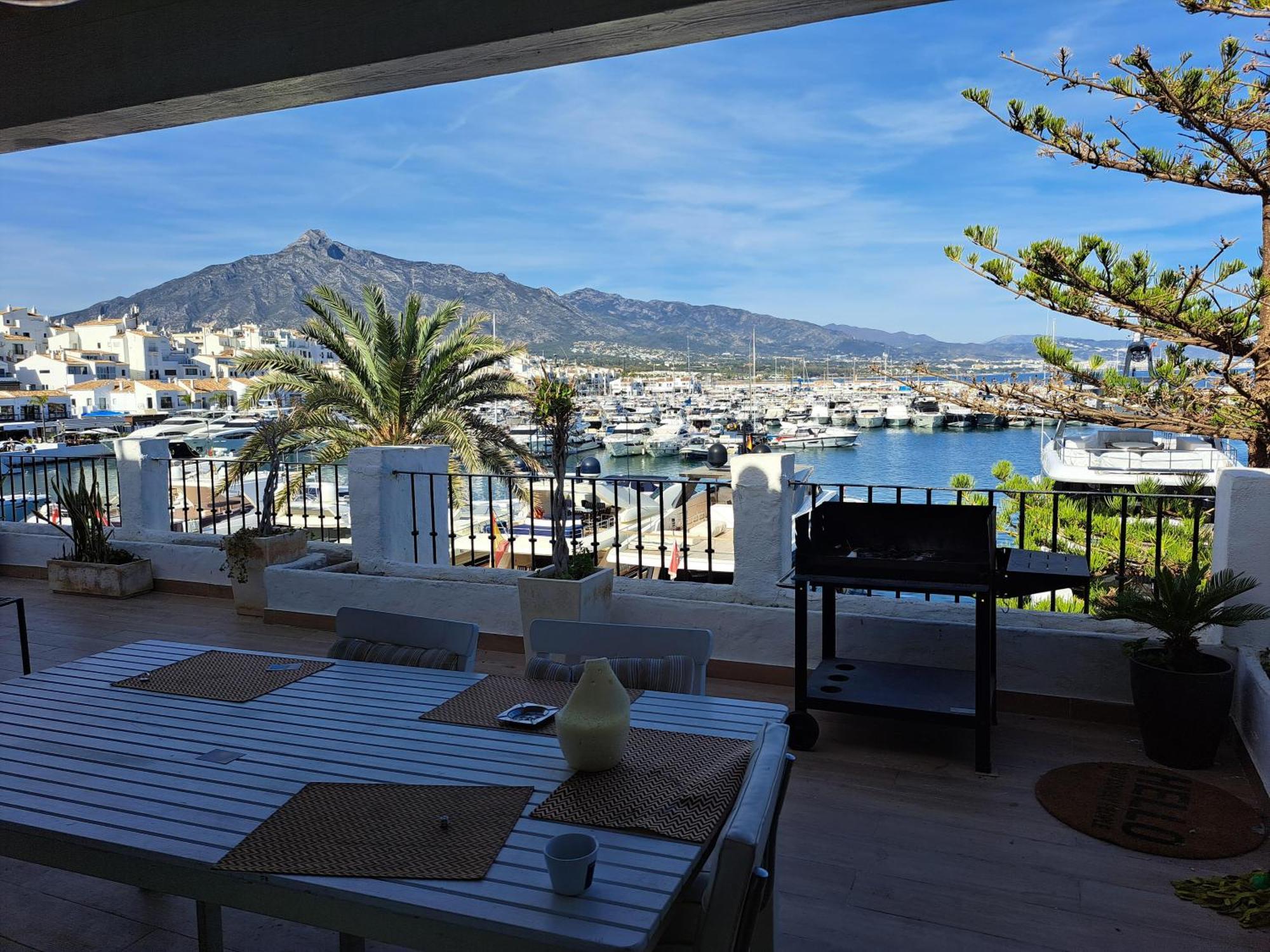 Private Suites In Huge Penthouse 1St Line Puerto Banus, Incredible Views, Jacuzzis ماربيا المظهر الخارجي الصورة